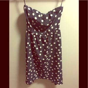 SOLD 💃🏻Navy strapless polka dot dress💃🏻